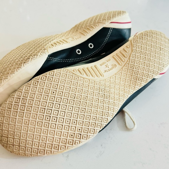 RARE FIND! CONVERSE Leather Low Top All-Stars - Picture 8 of 9